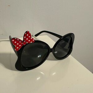 Disney Minnie Mouse black sunglasses